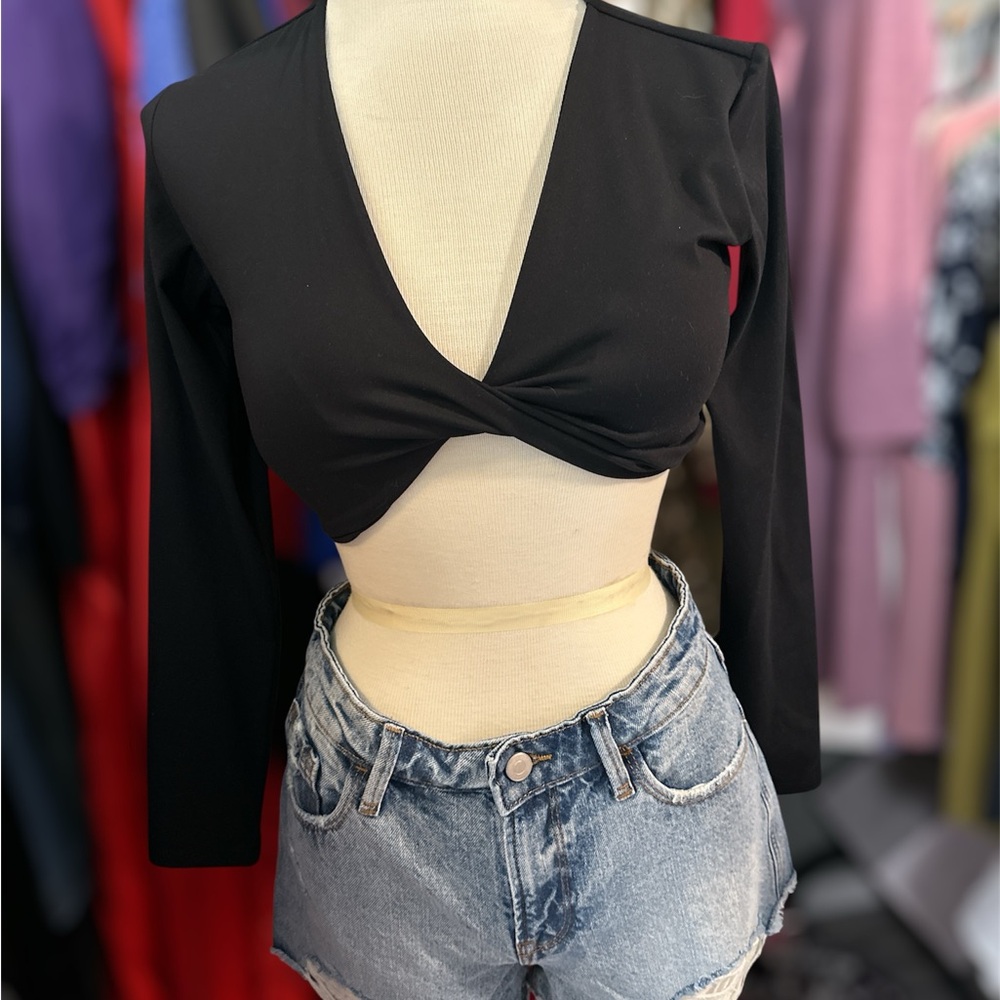 Black Long Sleeve Twist Front Crop Top